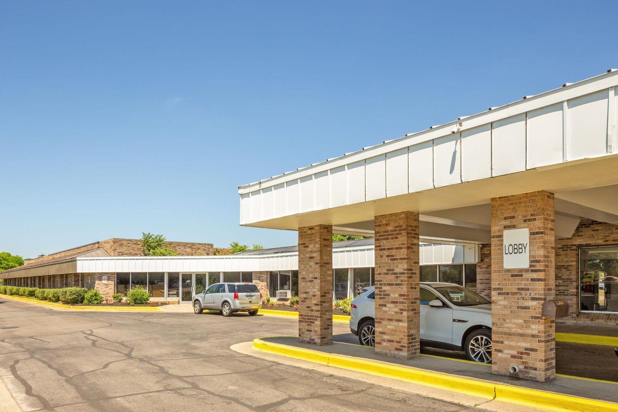 Oyo Hotel Mona Lake Muskegon Kültér fotó