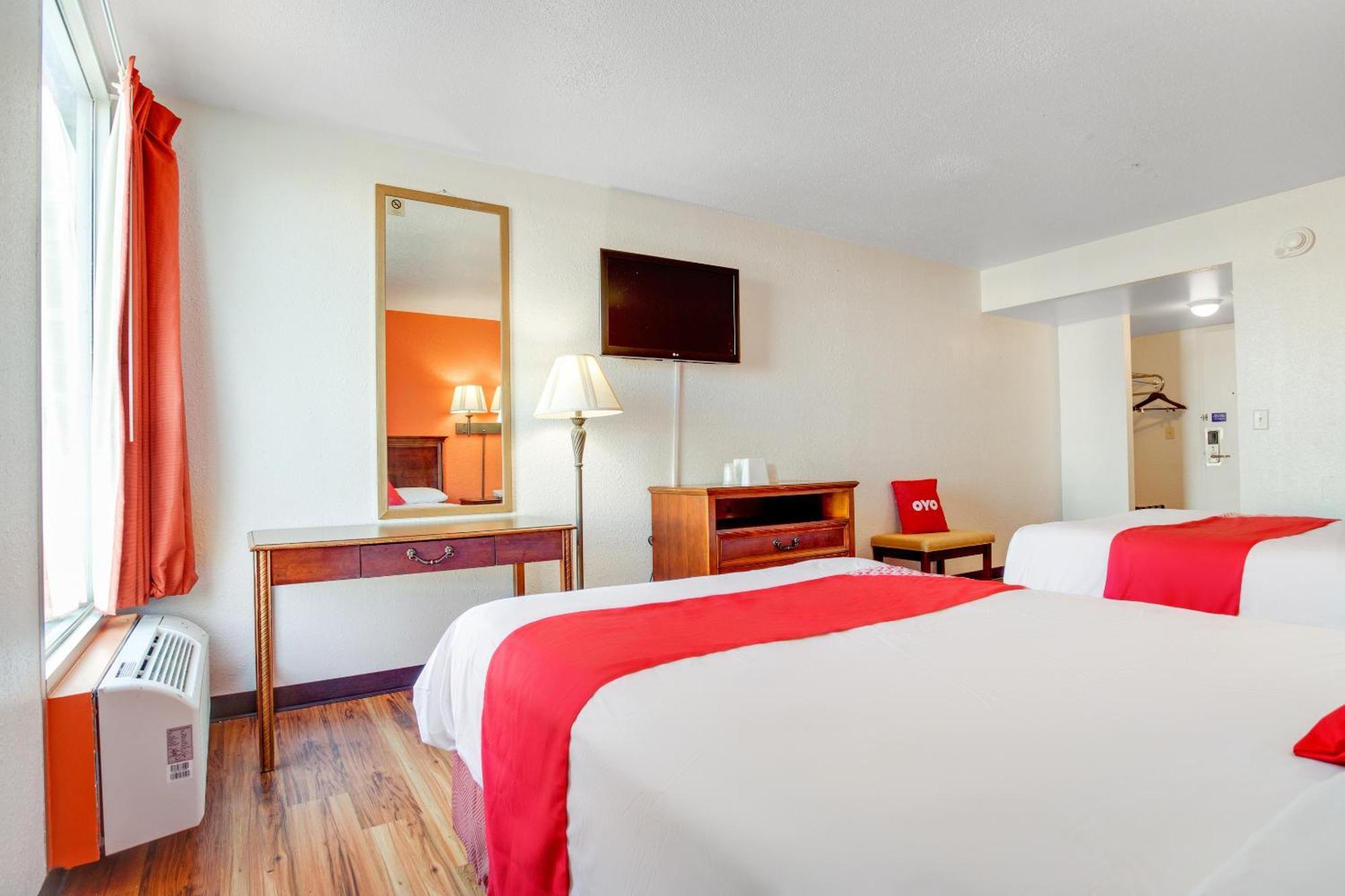 Oyo Hotel Mona Lake Muskegon Kültér fotó